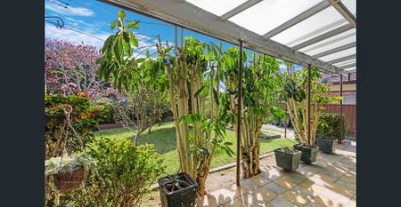 Wonderful Family Home! - Photo 3