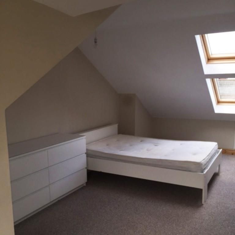5 bedroom barn conversion to rent - Photo 1