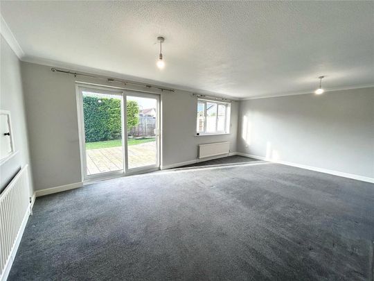 4 bedroom detached house to rent - Photo 1