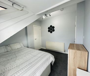 Royal Park Road, Hyde Park, LS6 1HW, Leeds - Photo 1