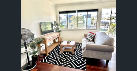 "Classic 70's Balmoral Apartment. - Photo 2