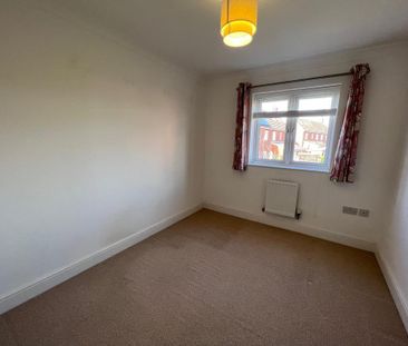 3 bedroom semi-detached house to rent - Photo 4