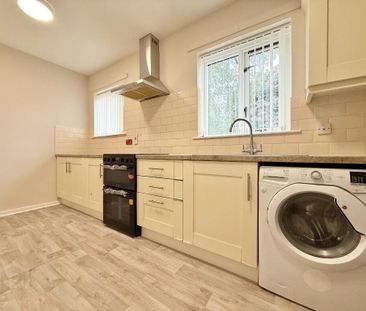 72 Lawnmount Crescent, Lisburn, BT27 4TU - Photo 4