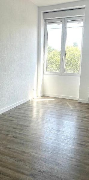 Location Appartement 2 pièces 38m² ST PRIEST EN JAREZ 42270 - Photo 1