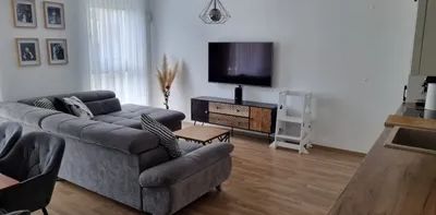 Nachmieter ab 1. November gesucht - moderne 3-Zimmer-Wohnung mit großem Balkon nahe U6 Alterlaa - Warmmiete 1.213,66 € - Photo 2