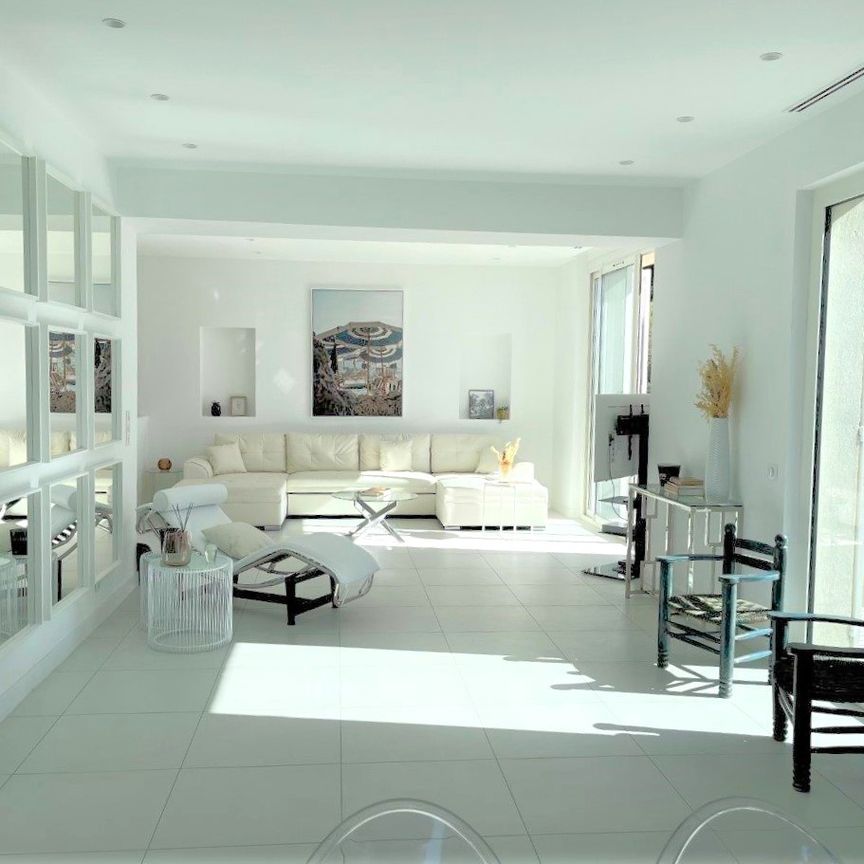 Location Appartement 4 pièces 112m² CASSIS 13260 - Photo 1