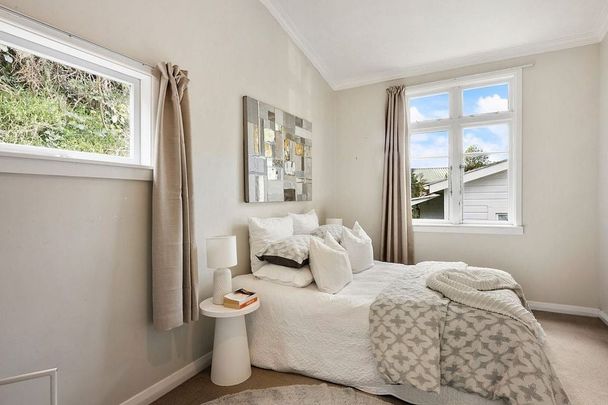 4-Bedroom, 2-Bathroom Home in Aro Valley - Photo 1