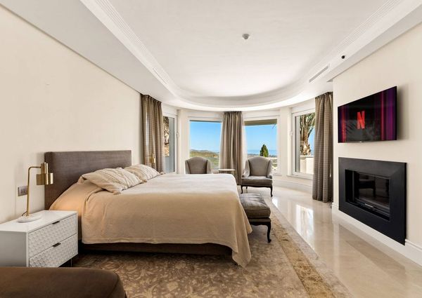 Luxury Villa for rent in Marbella Del Este, Andalusia