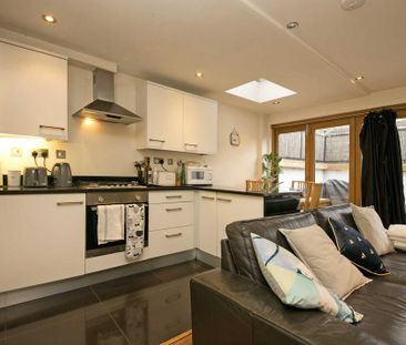 2 bedroom flat to rent - Photo 5