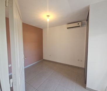 Location Appartement 2 pièces 39m² ST DENIS 97400 - Photo 2