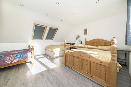 4 bedroom terraced house to rent - Photo 3