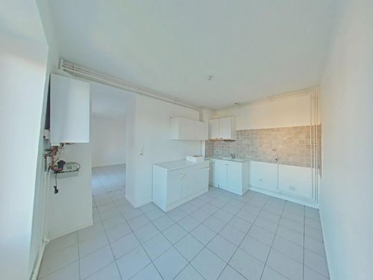 Location Appartement 3 pièces 59m² ROMANS SUR ISERE 26100 - Photo 1