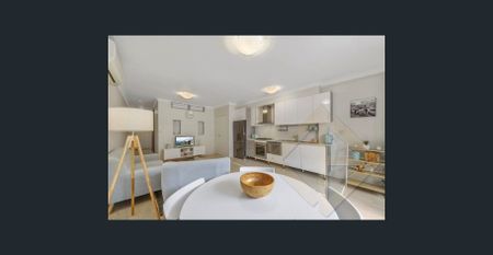 Spacious easy-care home, walk to lifestyle attractions - Photo 3