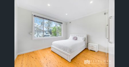 "Large Modern Entertainment Special" - Photo 3