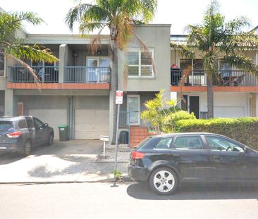 2/39 Horne Street, Elsternwick VIC 3185 - Townhouse For Rent | Domain - Photo 3