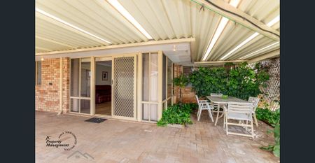 Spacious Family Home with Powered Workshop and Study! - Photo 2