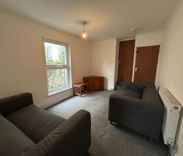 1 bedroom in a house share to rent - Photo 6