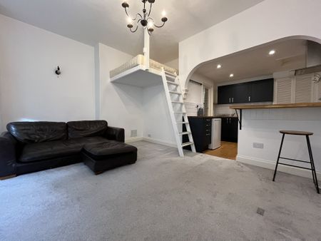 Studio flat to rent in Durley Chine Road, Bournemouth, BH2 - Photo 5