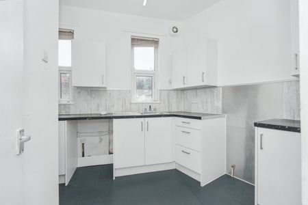 2 bedroom flat to rent Church Lane, Manchester, M9 - Photo 5