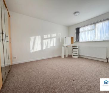 3 Bedroom Semi Detached - Photo 2