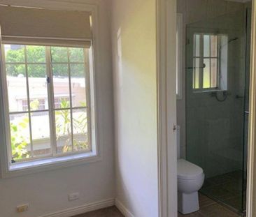 Wahroonga - Level Walk to Station - Photo 4