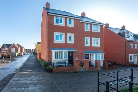 4 bedroom semi-detached house to rent - Photo 5