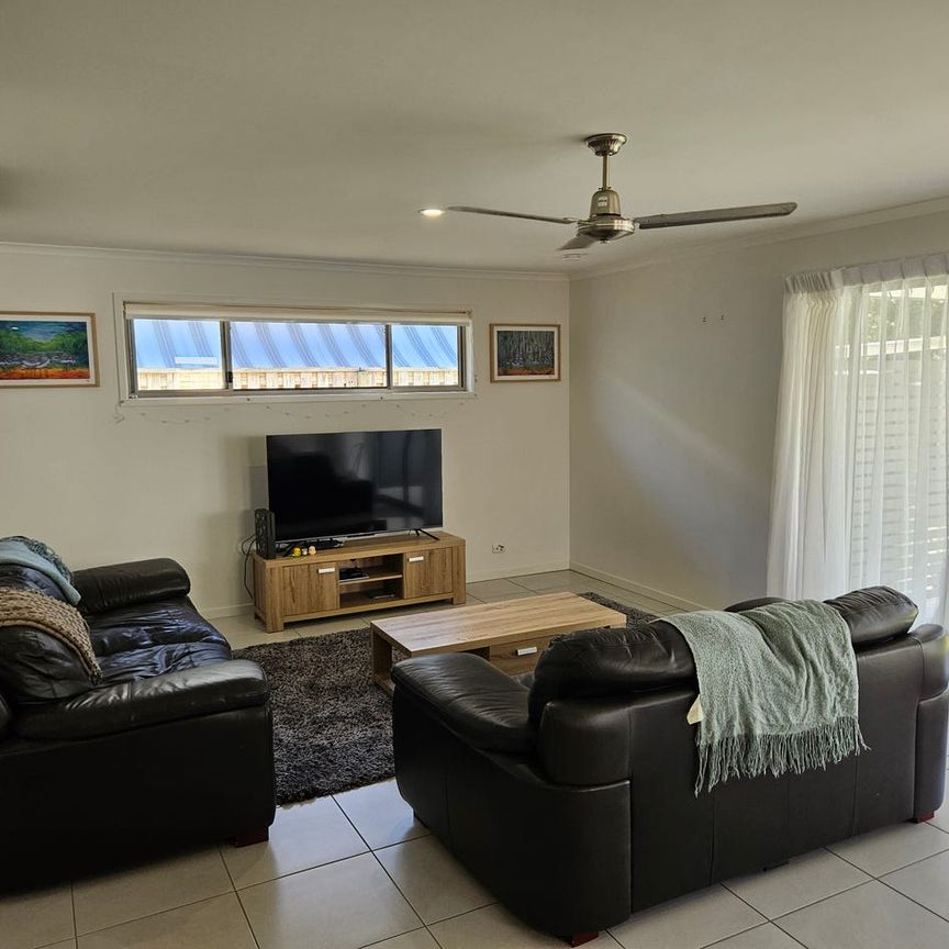 Rooms B & C/70 Auburn St Caloundra West - Photo 1
