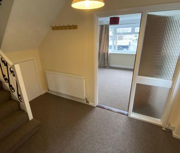 3 bedroom semi-detached house to rent - Photo 2