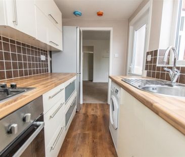 2 bedroom Terraced House to rent - Photo 5