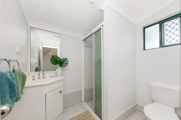 Tropical Oasis in Prime location! - Photo 1