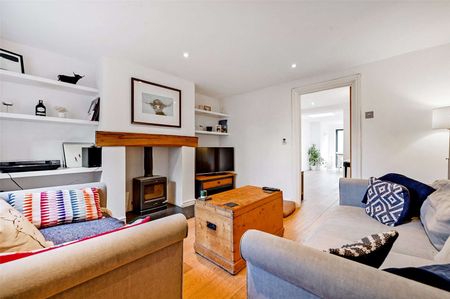 This cottage is a delightful period property located in the heart of the charming village of Waltham St. Lawrence. - Photo 2