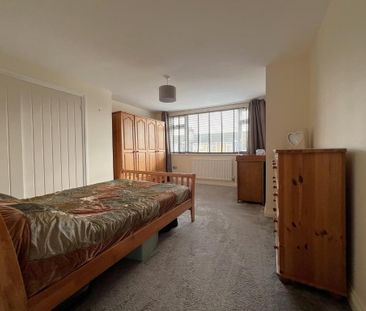 4 bedroom semi-detached house to rent - Photo 3