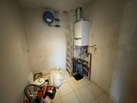 Gunstig gelegen 3 slaapkamer duplex appartement met garage. - Photo 2