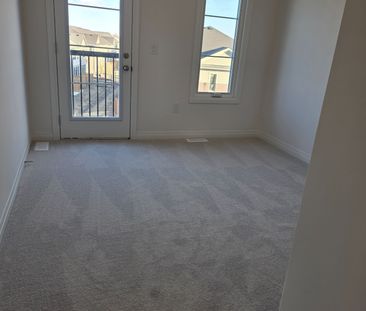 For Lease - 484 Provident Way, Hamilton, Ontario - Photo 4