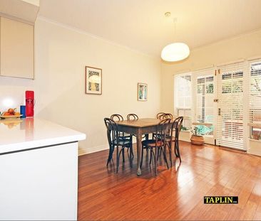 2/210 Gover Street, North Adelaide - Photo 3