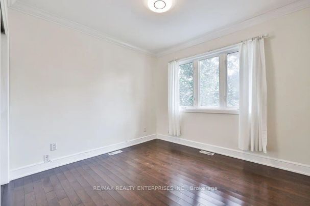 Detached Home For Lease | W9248483 - Photo 1