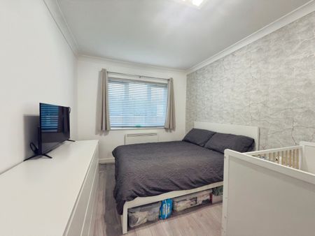 The Bungalows, The Warren, Stanford Le Hope, SS17 - Photo 3