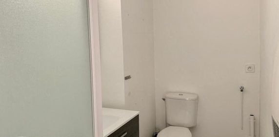 Location Appartement 2 pièces 38m² LAVAL 53000 - Photo 2