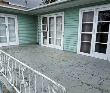 Central Family Home! - Photo 5