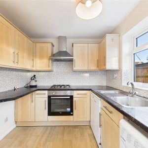 Farmers Way, Berkshire Farmers Way, Berkshire - Photo 3