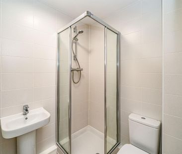 Pondecroft, Aylesbury - Photo 6