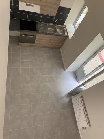 APPARTEMENT T3 en TRIPLEX POITIERS - SECTEUR GARE - Photo 4