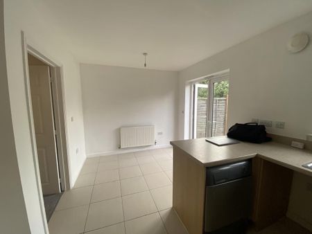 3 bedroom terraced house to rent - Photo 5