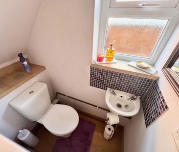 1 bedroom in a house share to rent - Photo 4