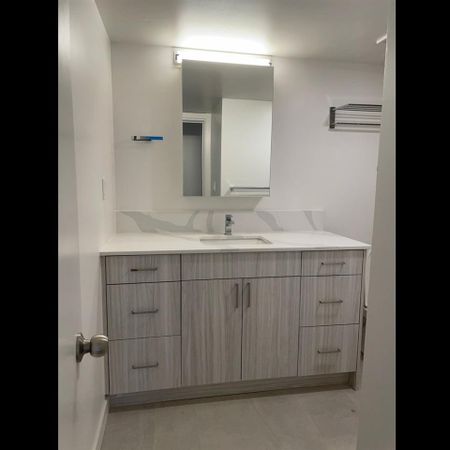 Blueridge Apartments - Photo 3