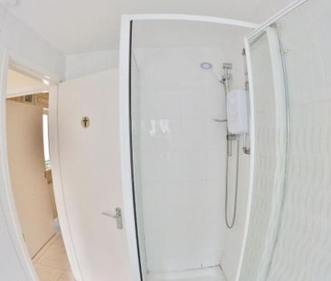 4 bedroom terraced house to rent - Photo 3