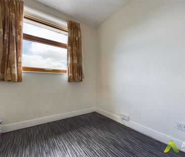 4 bedroom detached house to rent - Photo 2
