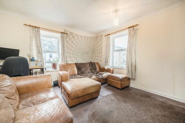 Manor Vale, TW8, London - Photo 1