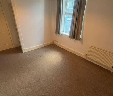 3 bedroom apartment to rent - Photo 5