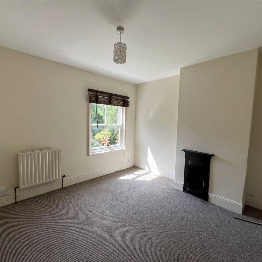 Cross Lane, Farndon, Newark, Notts, NG24 - Photo 1